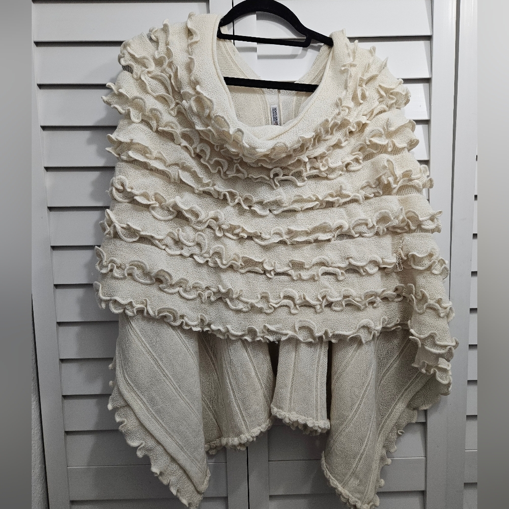 NWT Pure Alpaca Luxury Asymmetrical Shawl From PERU